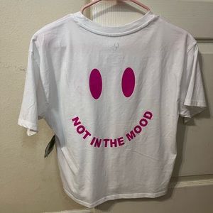basic smiley face tee size small